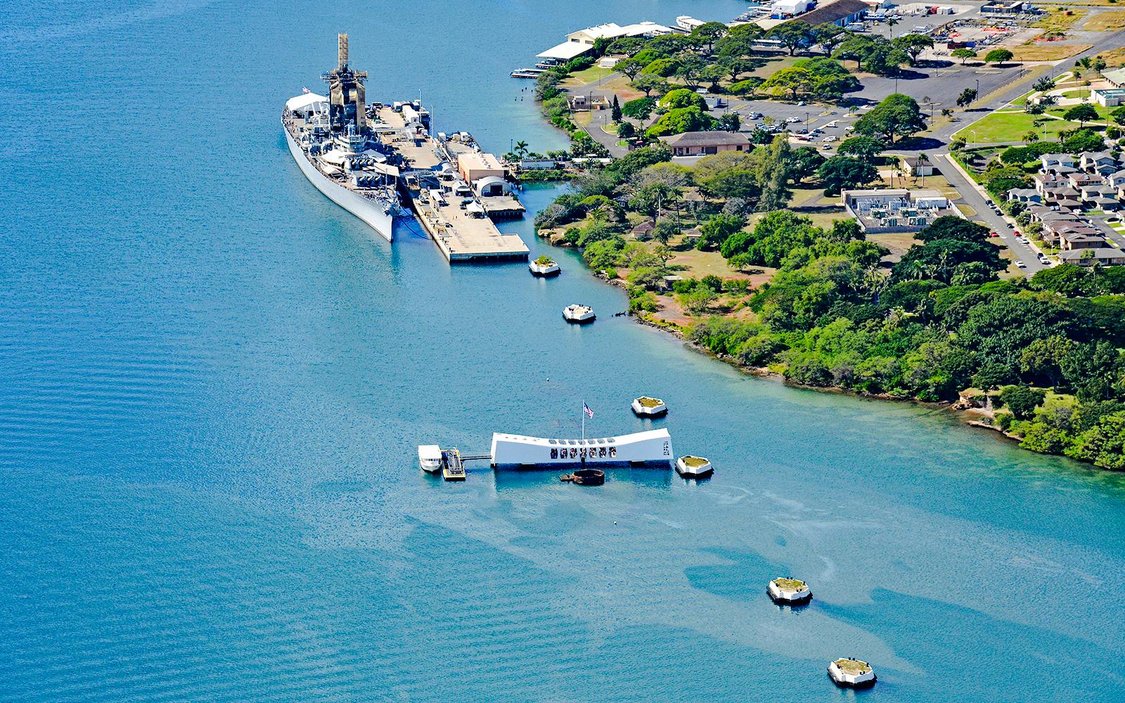 Pearl Harbor USS Arizona Memorial & Battleship Missouri​ Tickets with Transportation Image 1