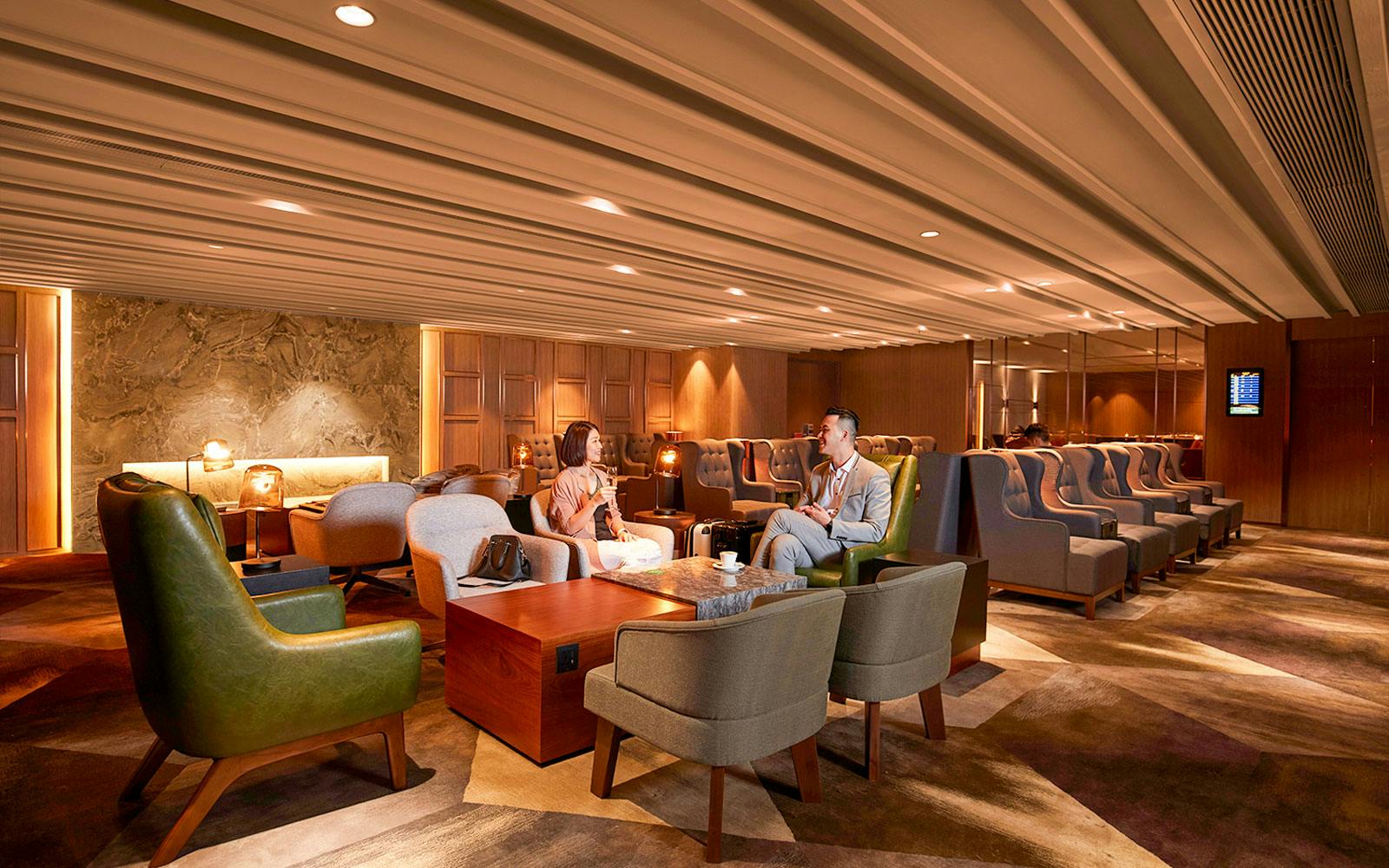 Plaza Premium First Class Lounge at Hong Kong International Airport (Gate 1) Image 3