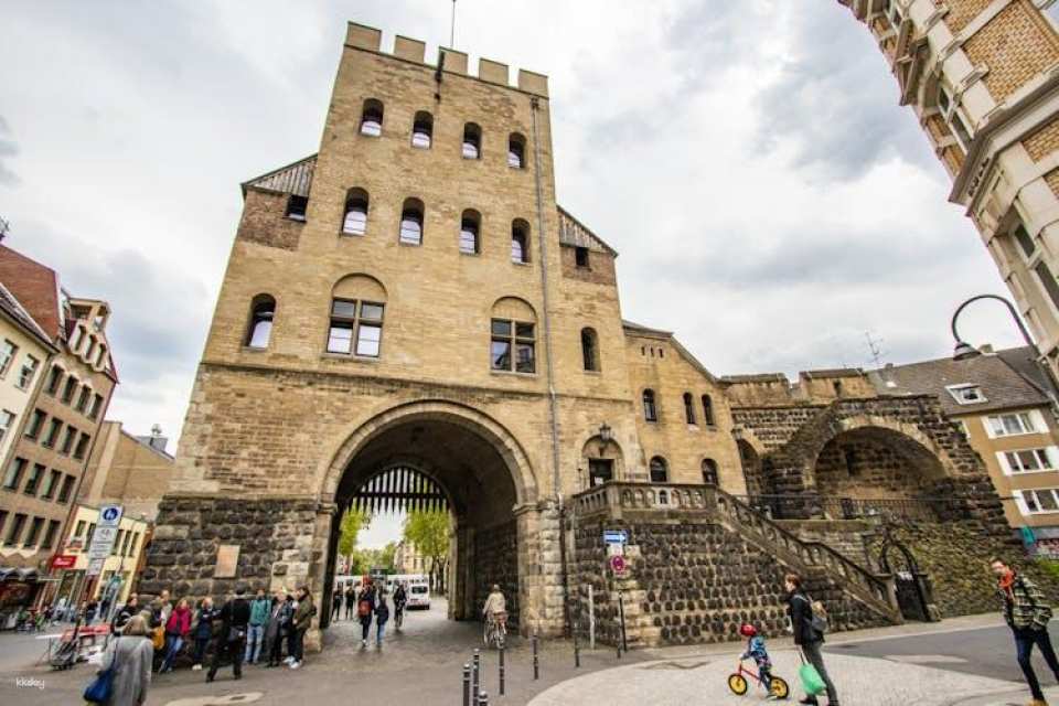 Private History Walk through Cologne with a Local Expert