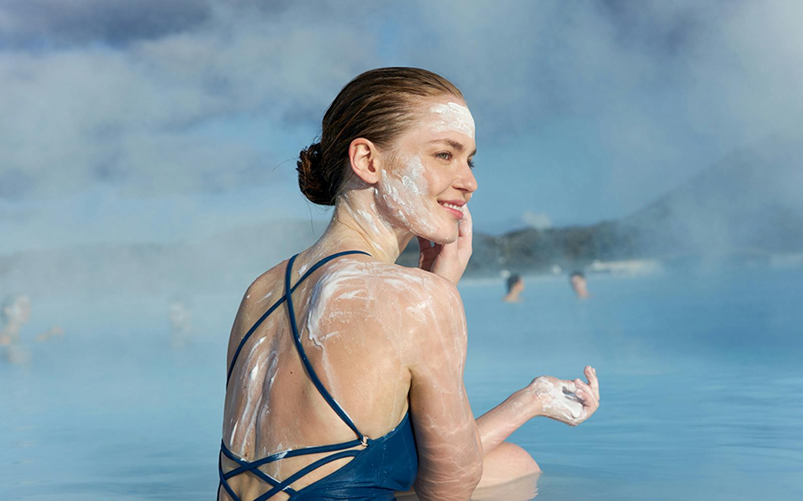 Reykjavik: Blue Lagoon Admission Tickets + Northern Lights Tour Image 2