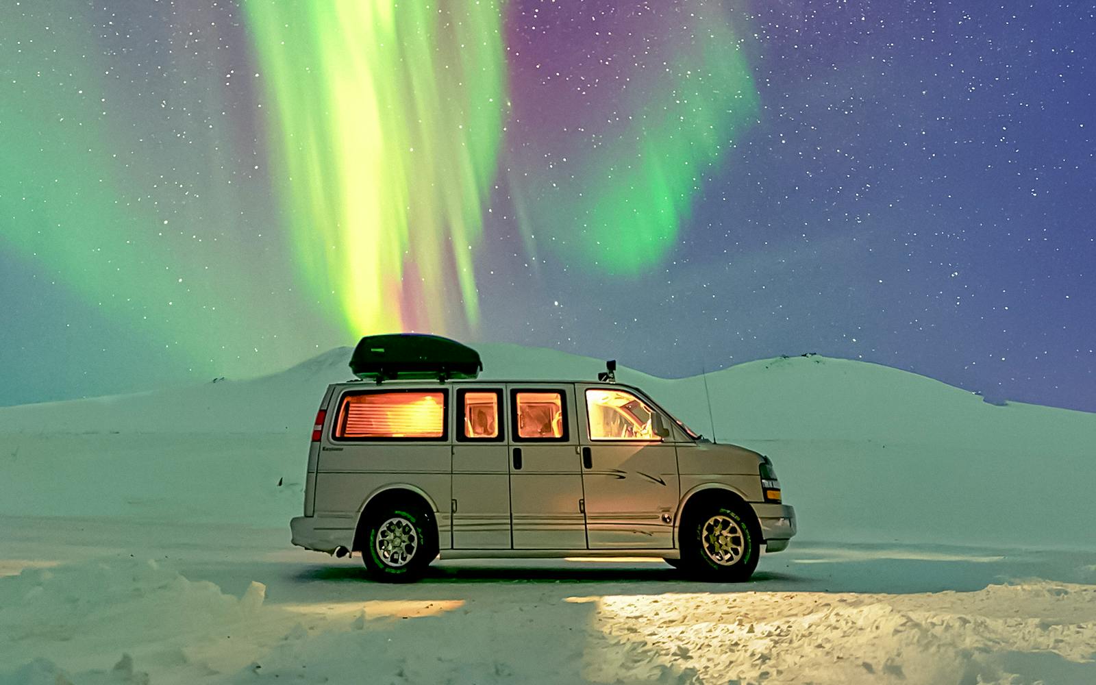 Reykjavik: Blue Lagoon Admission Tickets + Northern Lights Tour Image 9