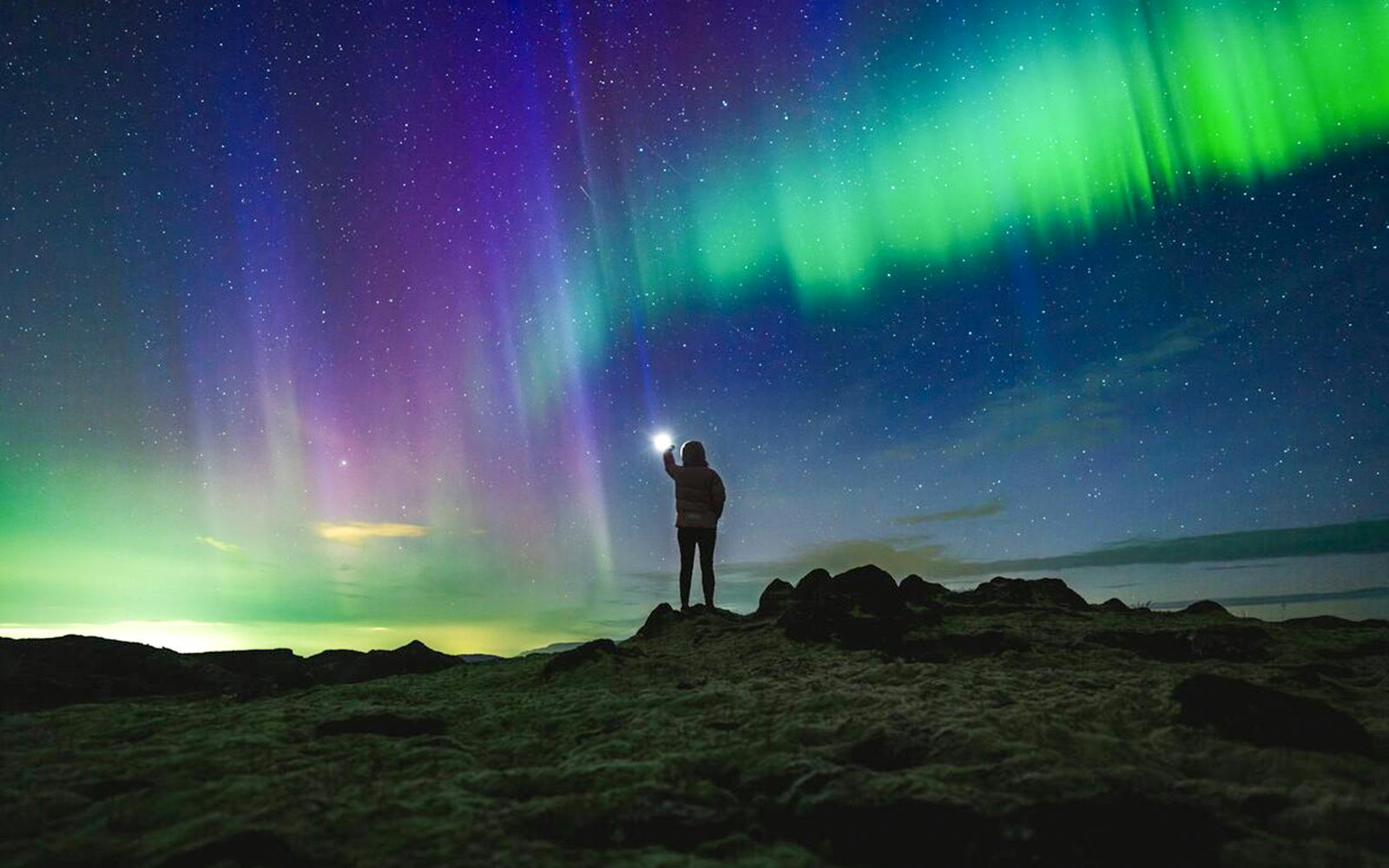 Reykjavik: Premium Northern Lights Super Jeep Tour Image 4