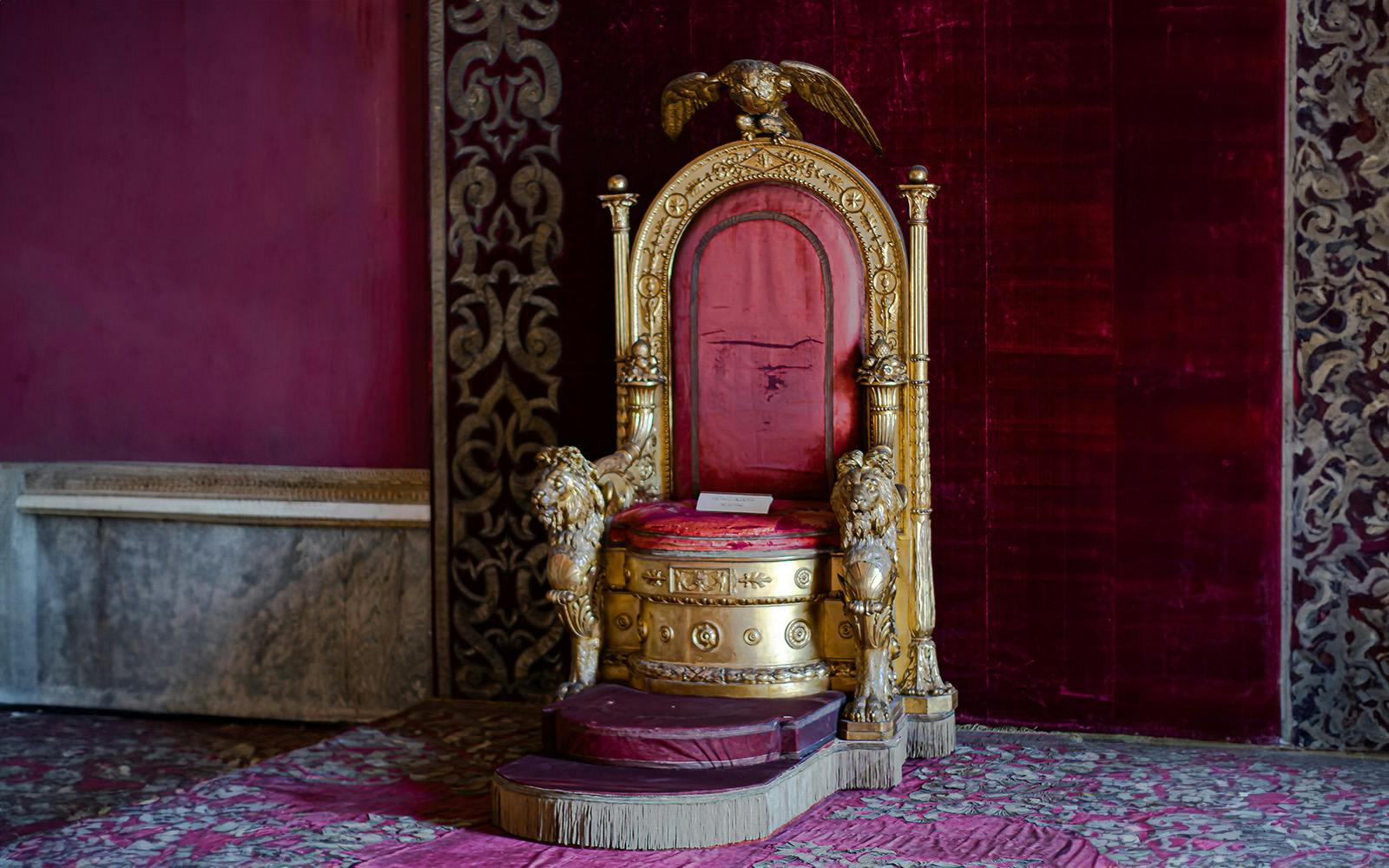 Royal Palace of Naples Skip-the-Line Tickets with Digital Audio Guide Image 5