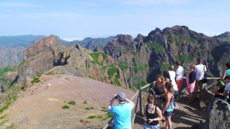 Santana Biosphere Reserve and Arieiro Peak Full Day Open Roof 4x4 Tour