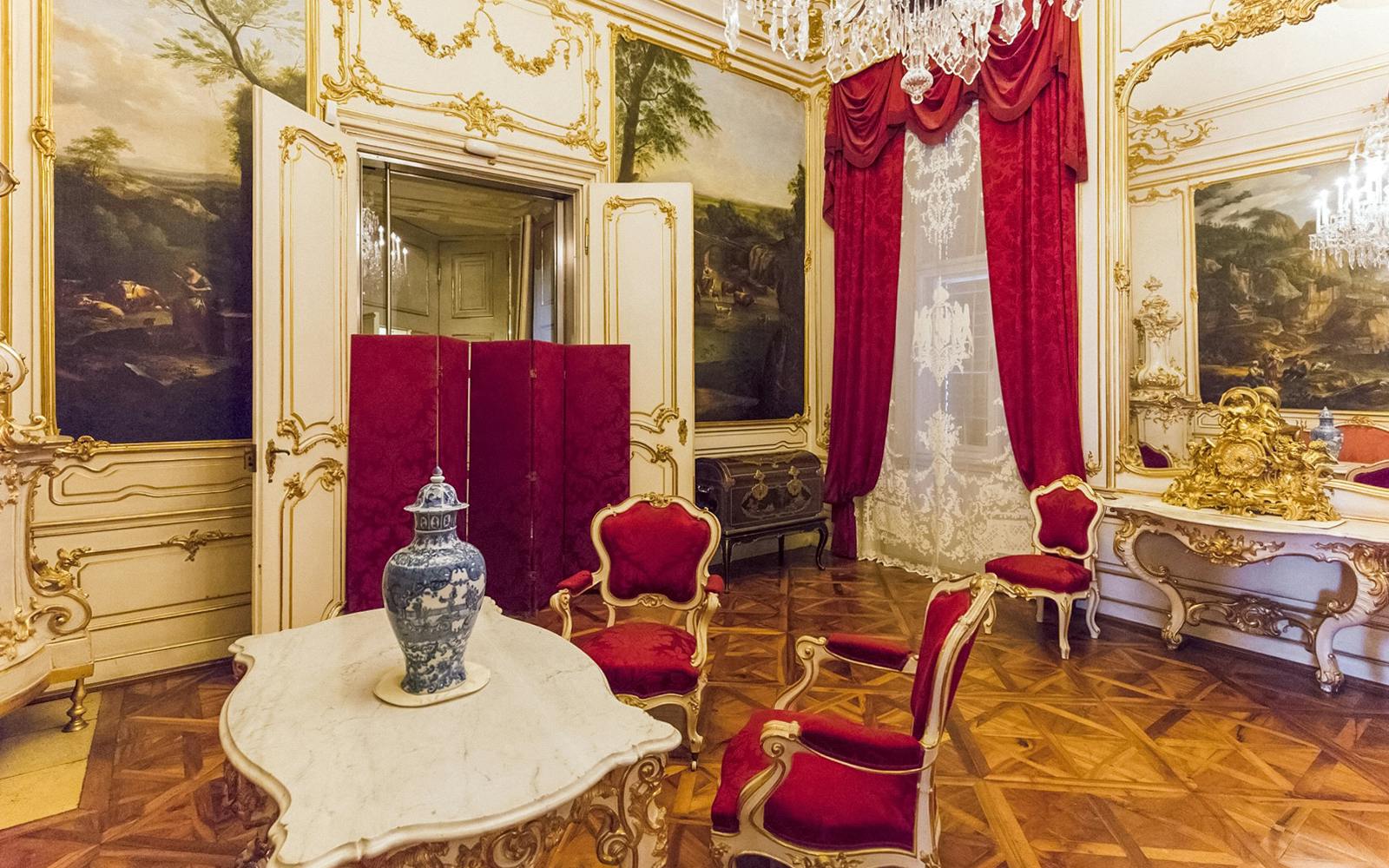 Schönbrunn Palace & Gardens Skip-the-Line Guided Tour Image 4