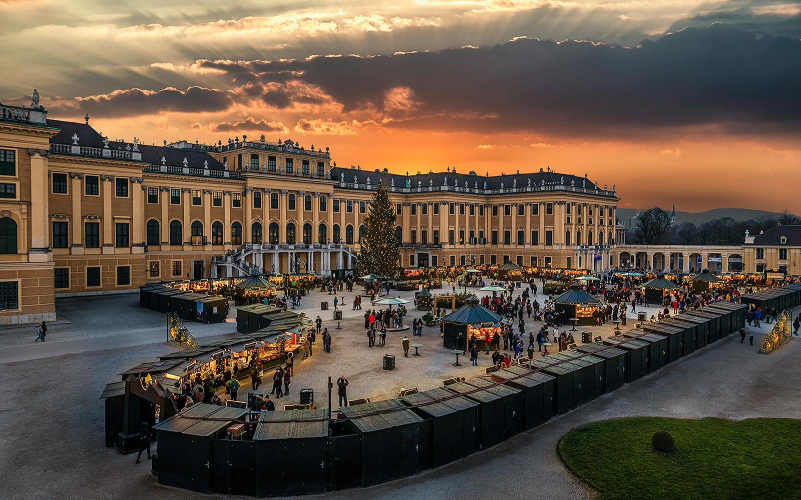 Schönbrunn Palace: Christmas Market, Palace Tour & Concert Image 12
