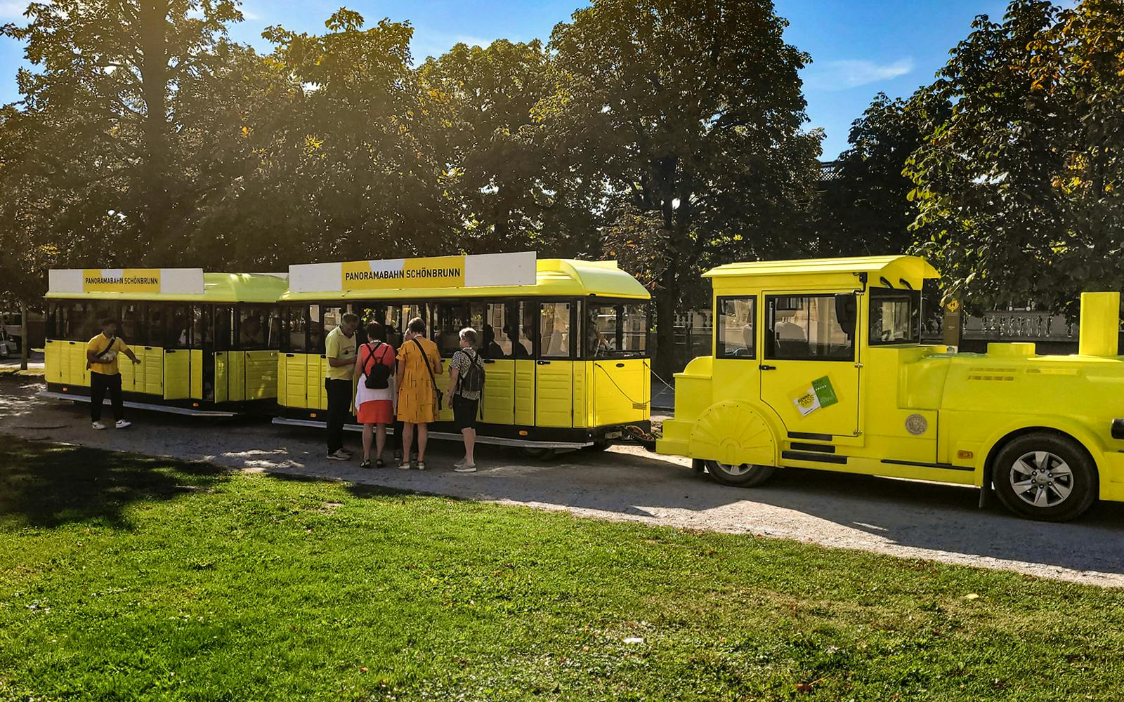Schönbrunn Palace Panorama Train Ride Tickets Image 3