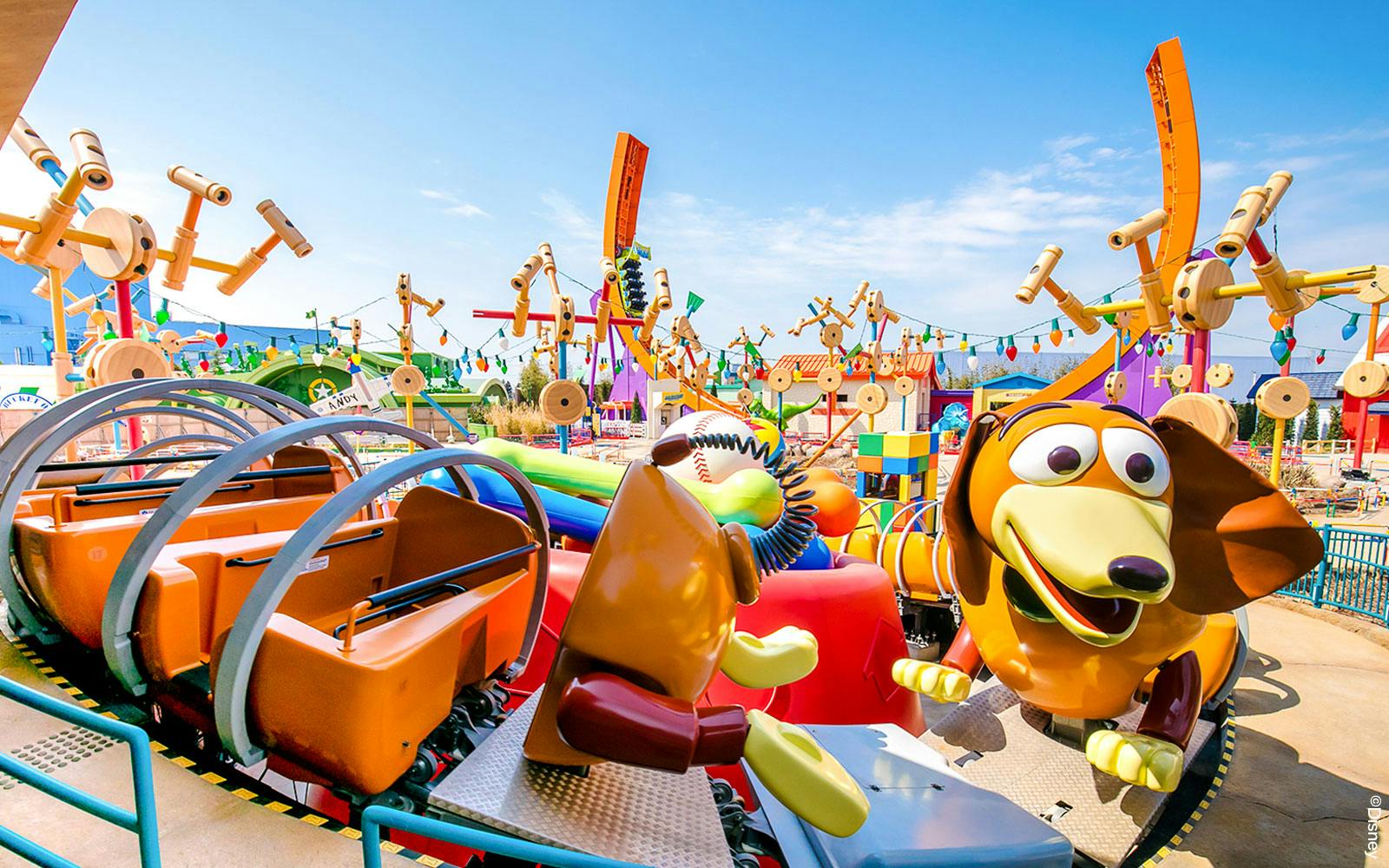 Shanghai Disneyland 1-Day Ticket With Premier Access to Zootopia & Winnie the Pooh Image 3