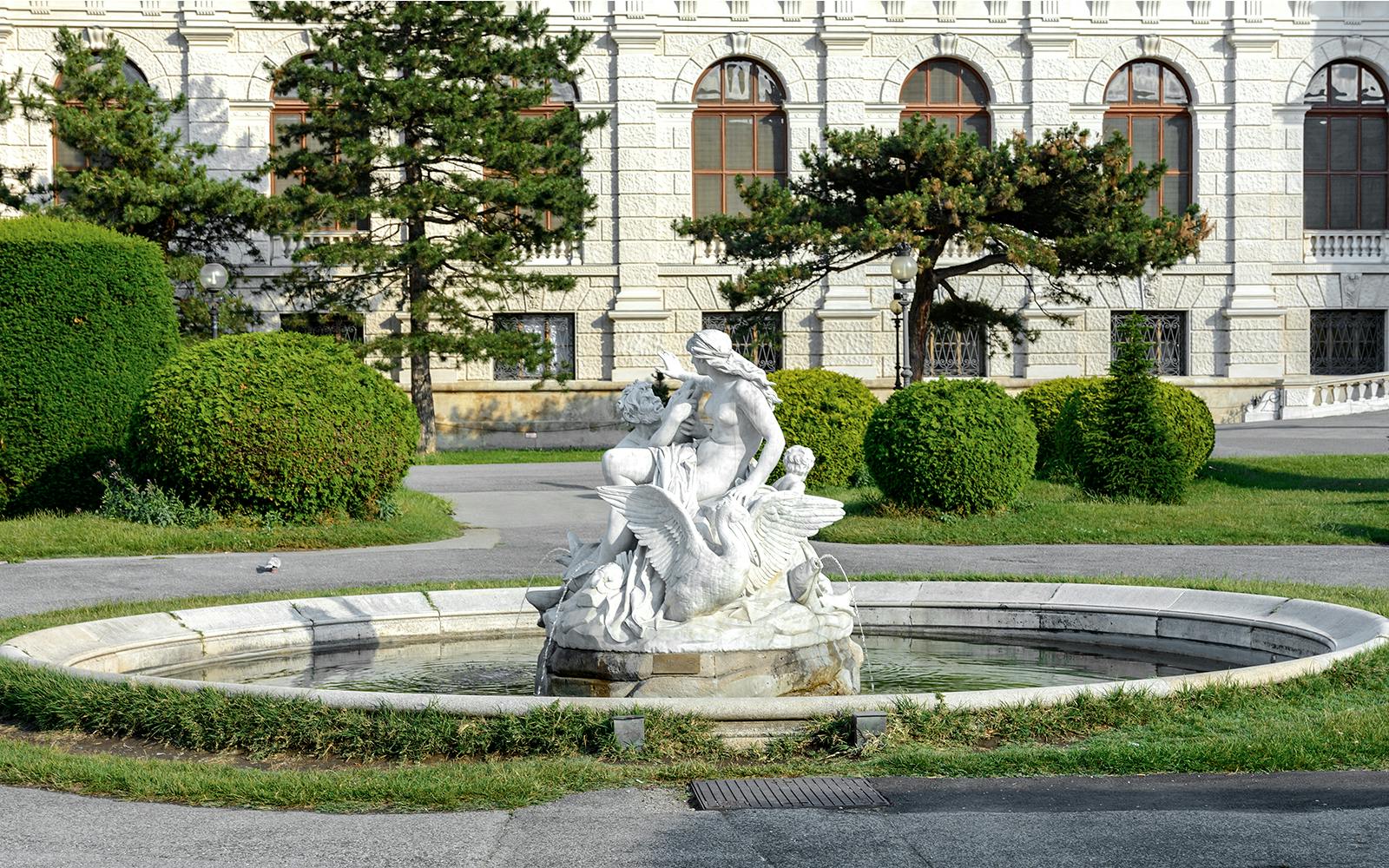 Sisi Museum & Hofburg Skip-the-Line Guided Tour Image 4