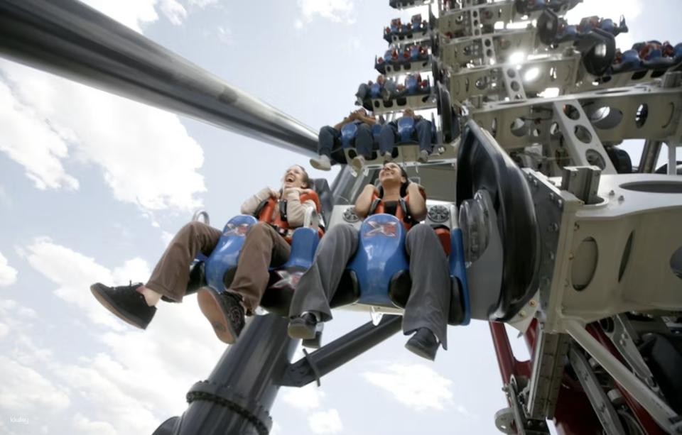 Six Flags Magic Mountain One Day Ticket