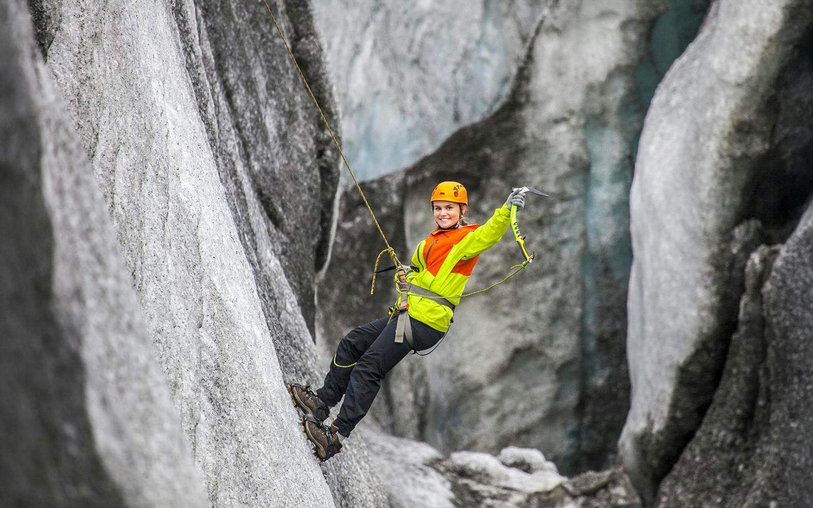 Skaftafell: Moderate Glacier Hike & Ice Climbing Image 1