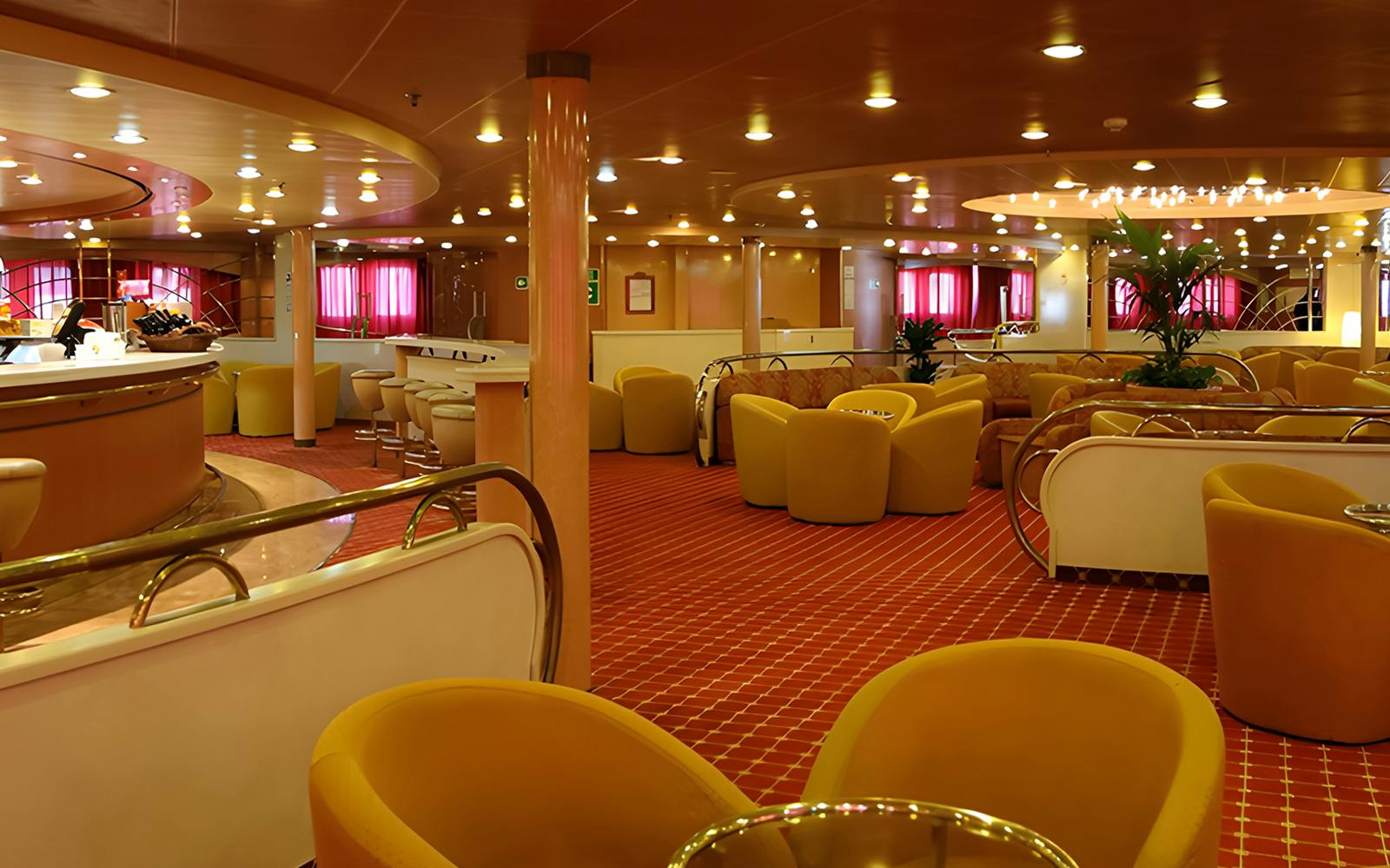 SNAV Ferry Tickets: Naples to/from Capri Image 3