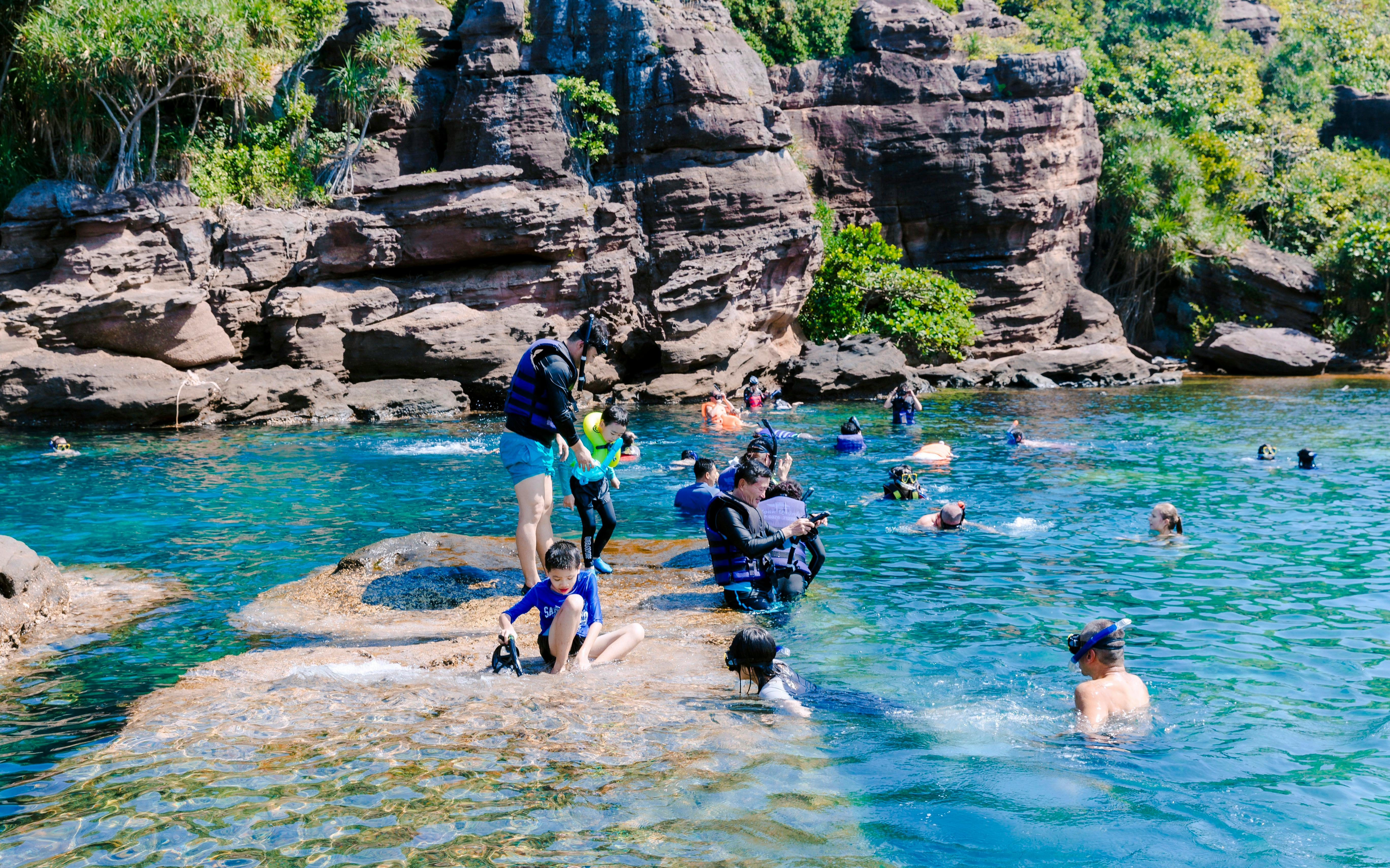 Snorkelling-Only Tour by Speed Boat with Lunch & Transfers Image 4