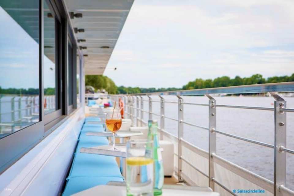 Solar-powered sunset cruise on Berlin's Spree River