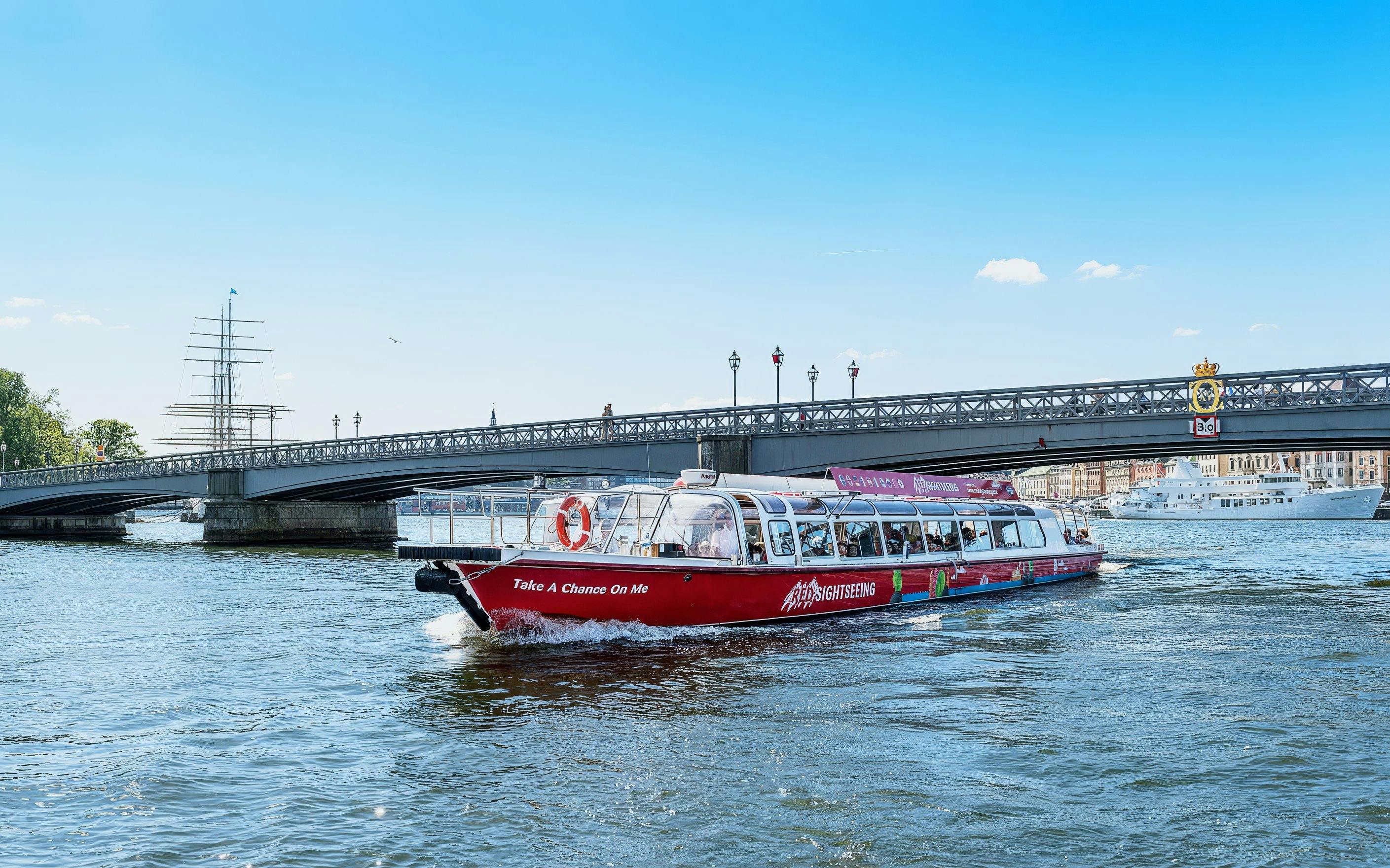 Stockholm: Royal Bridges & Canal Boat Tour with Audio Guide Image 6