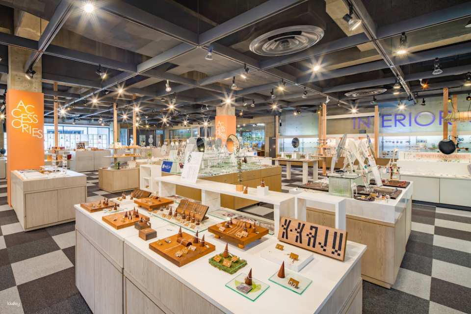 Suwa Glass Museum (SUWA Garasu no Sato Museum) Advance Admission Ticket (Instant Confirmation) | Nagano