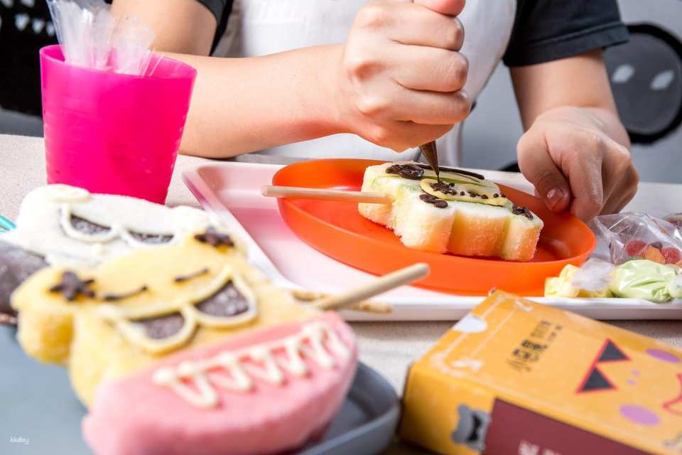 Taichung Tour Package | 3 popular attractions tickets + 8 themed story halls DIY experience or 100 yuan consumption voucher (choose 2+2)