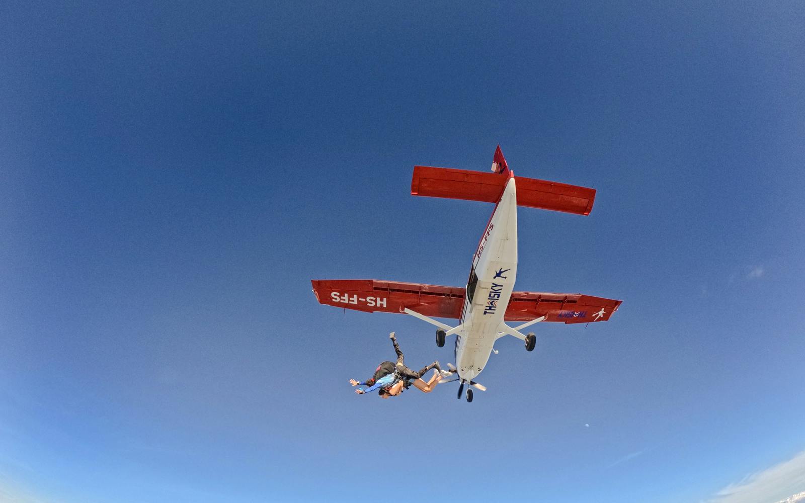 Tandem Skydive in Pattaya: 13,000 ft Jump with Hotel Transfers Image 3