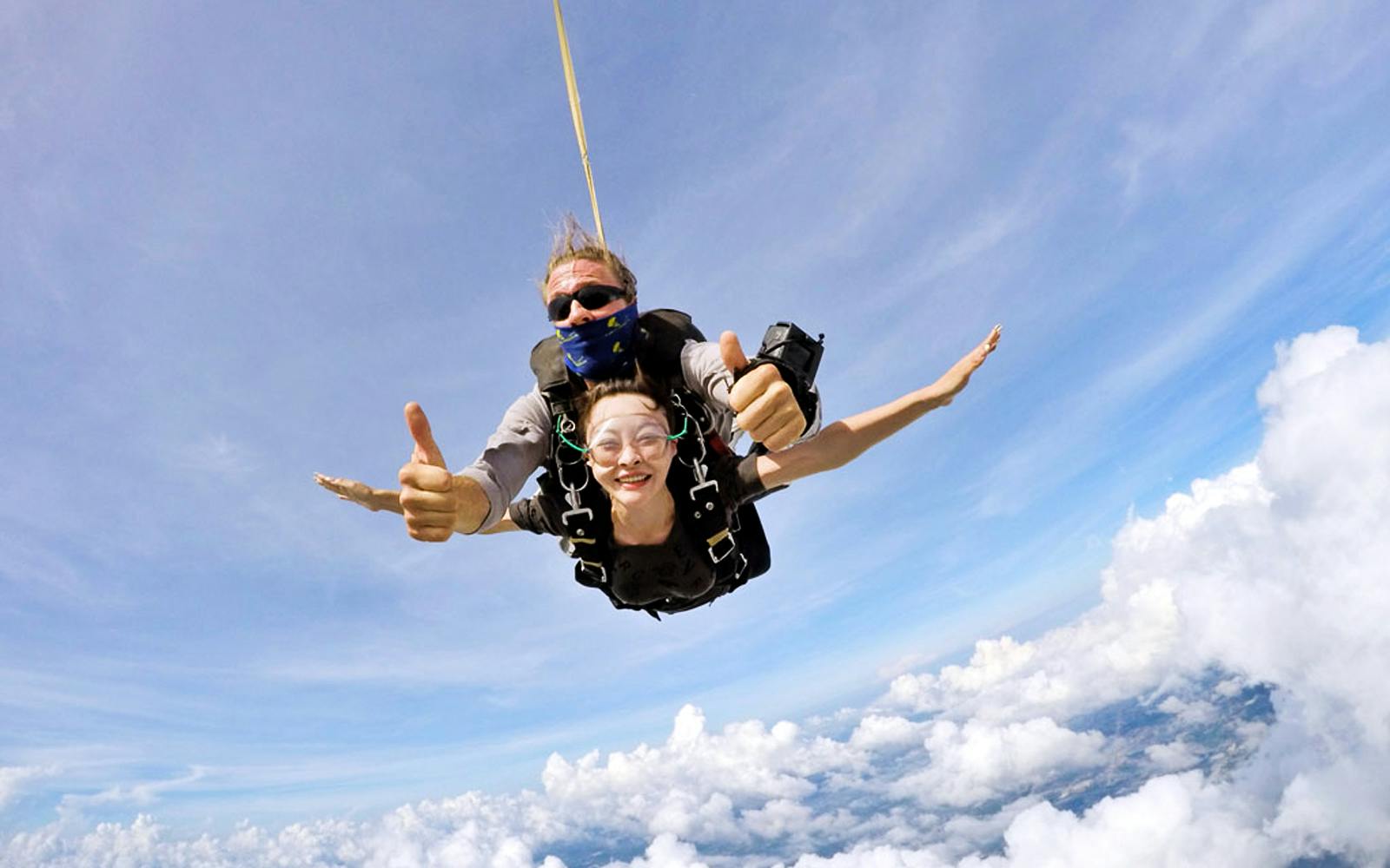 Tandem Skydive in Pattaya: 13,000 ft Jump with Hotel Transfers Image 5