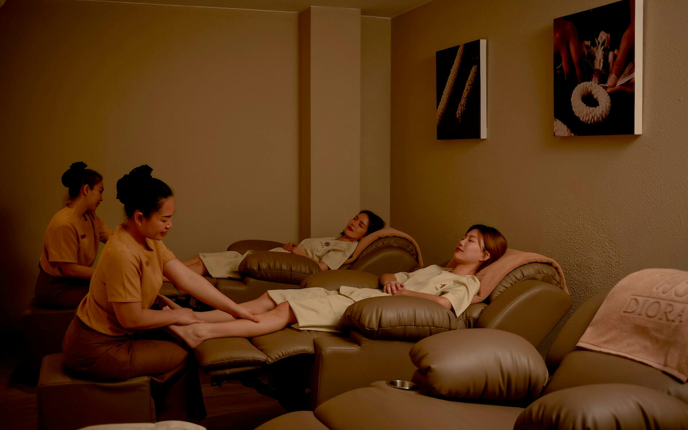 Thai Dry Massage | Diora Spa Bangkok Image 6