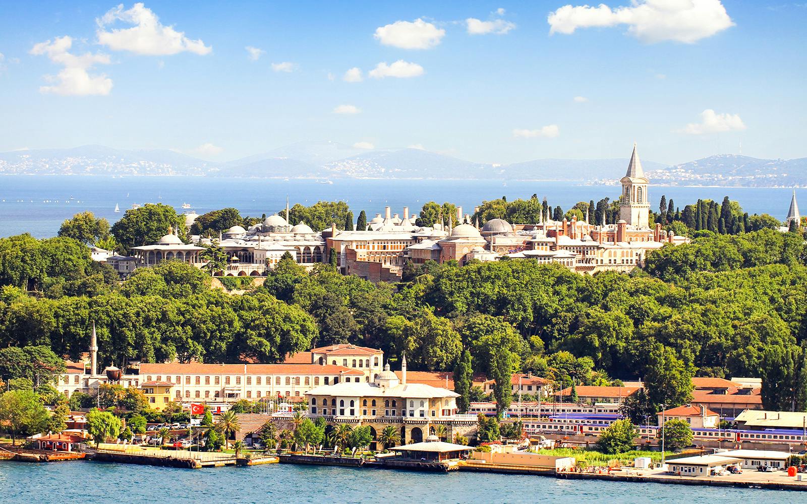 Topkapi Palace & Harem + Hagia Irene Skip-the-Line Guided Tour Image 8
