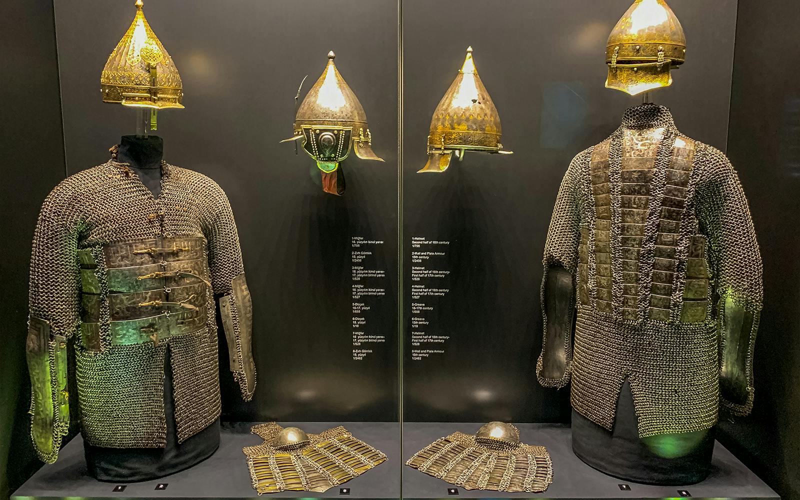 Topkapi Palace Skip-the-Line Tickets with Harem Access & Bosphorus Cruise Image 2