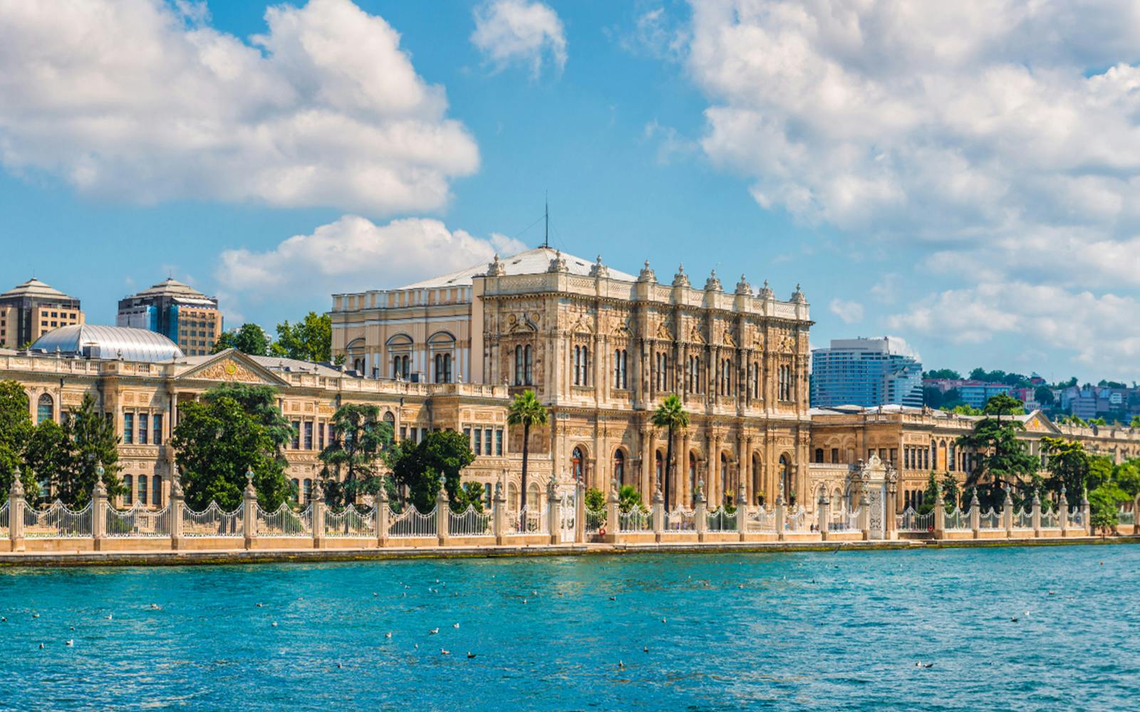 Topkapi Palace Skip-the-Line Tickets with Harem Access & Bosphorus Cruise Image 5