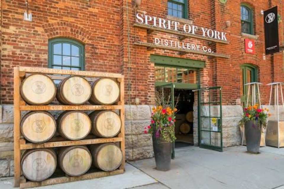 Toronto distillery district exploration game