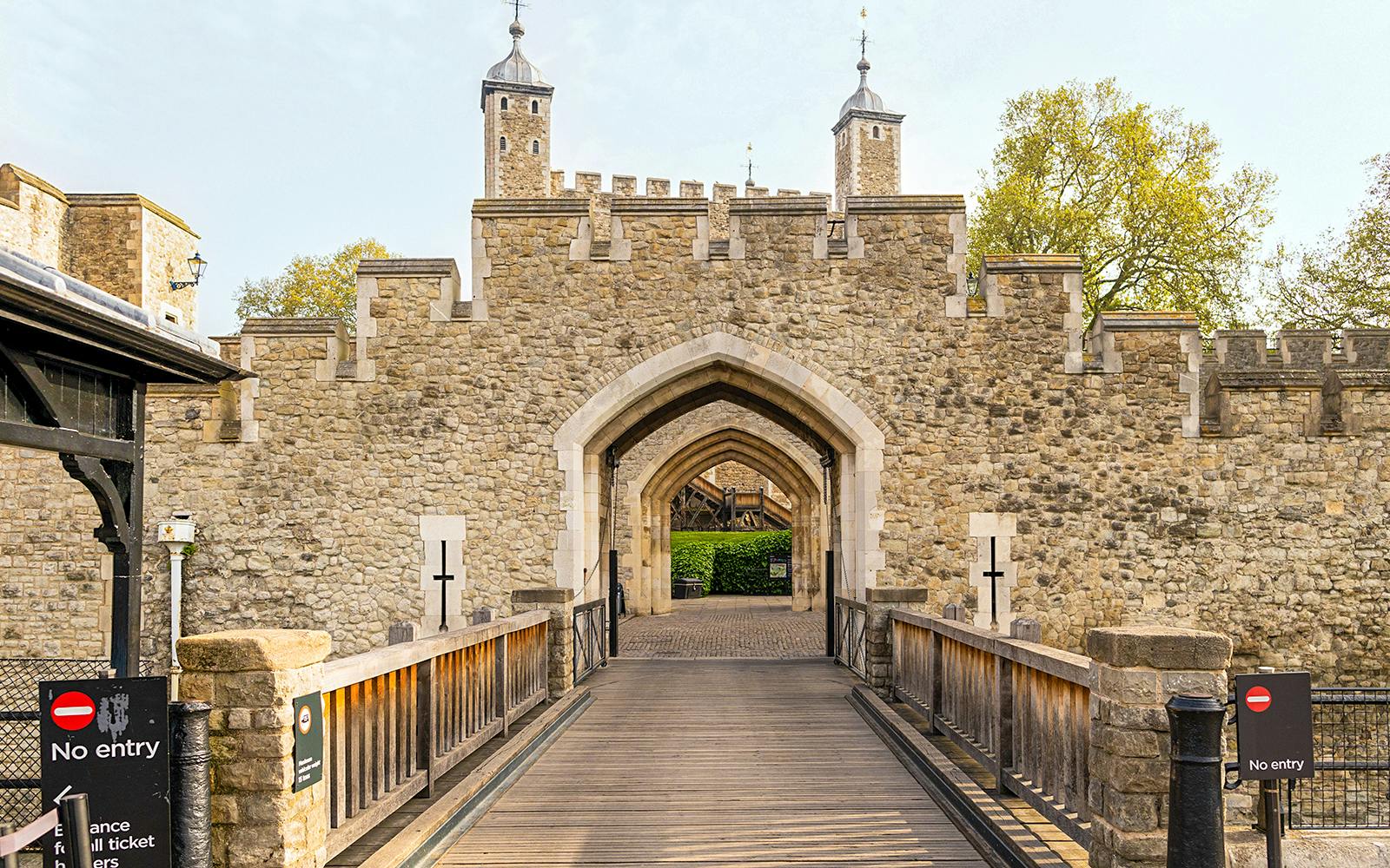Tower of London Tickets with Access to the Crown Jewels Image 3