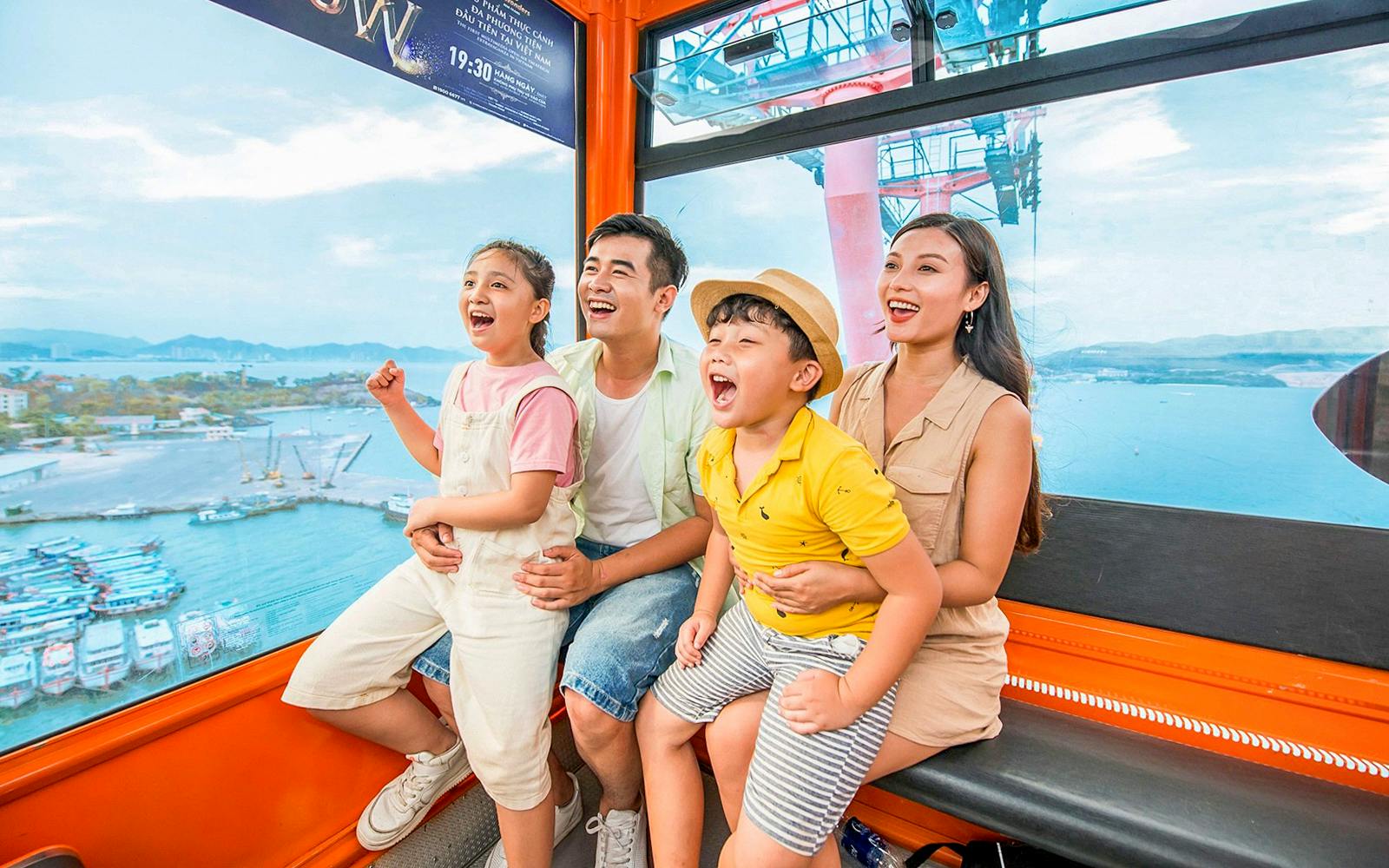 VinWonders Nha Trang Single Entry Tickets with Round-Trip Cable Car Ride Image 5
