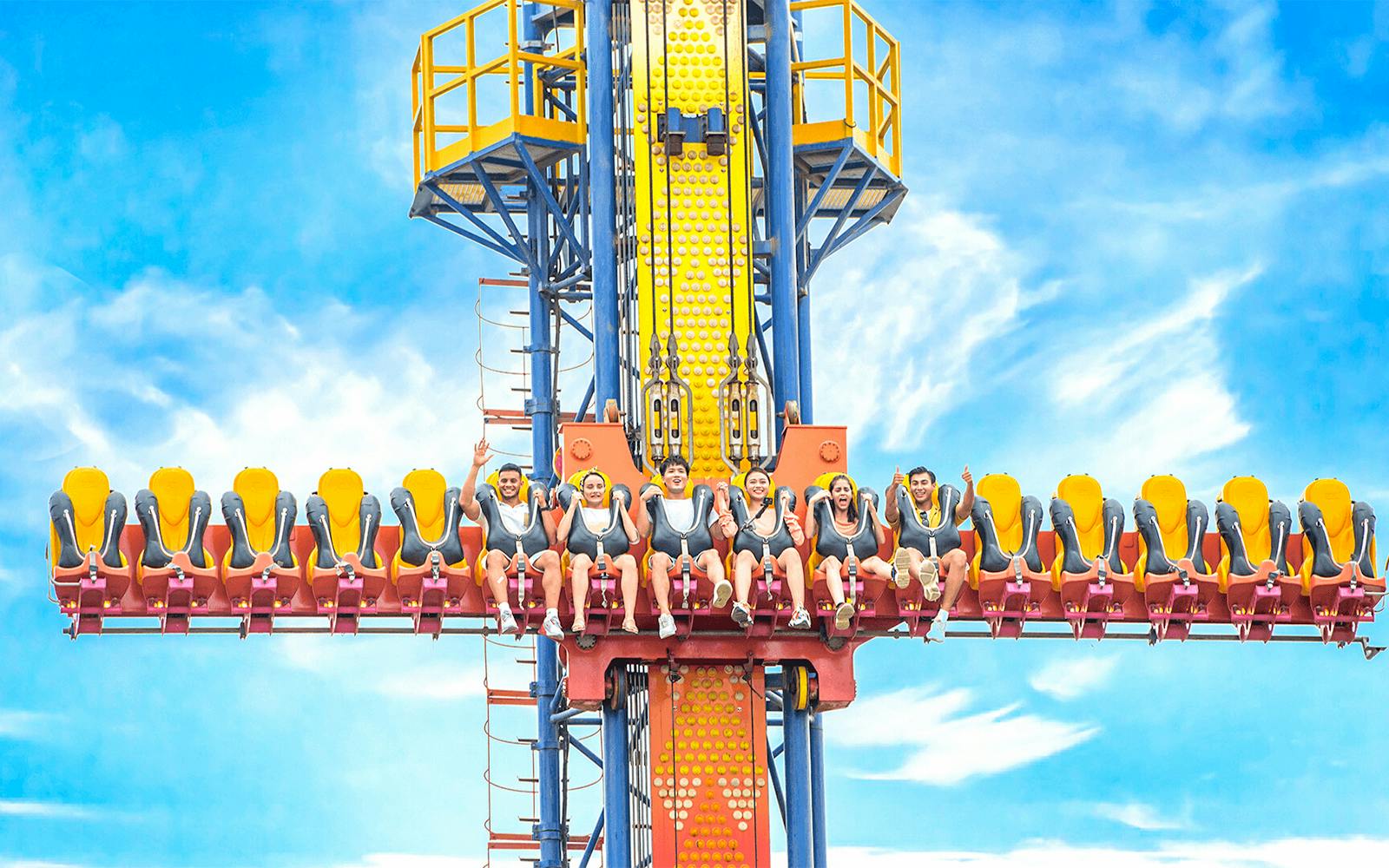 VinWonders Nha Trang Unlimited Access Tickets with Round-Trip Cable Car Ride Image 2