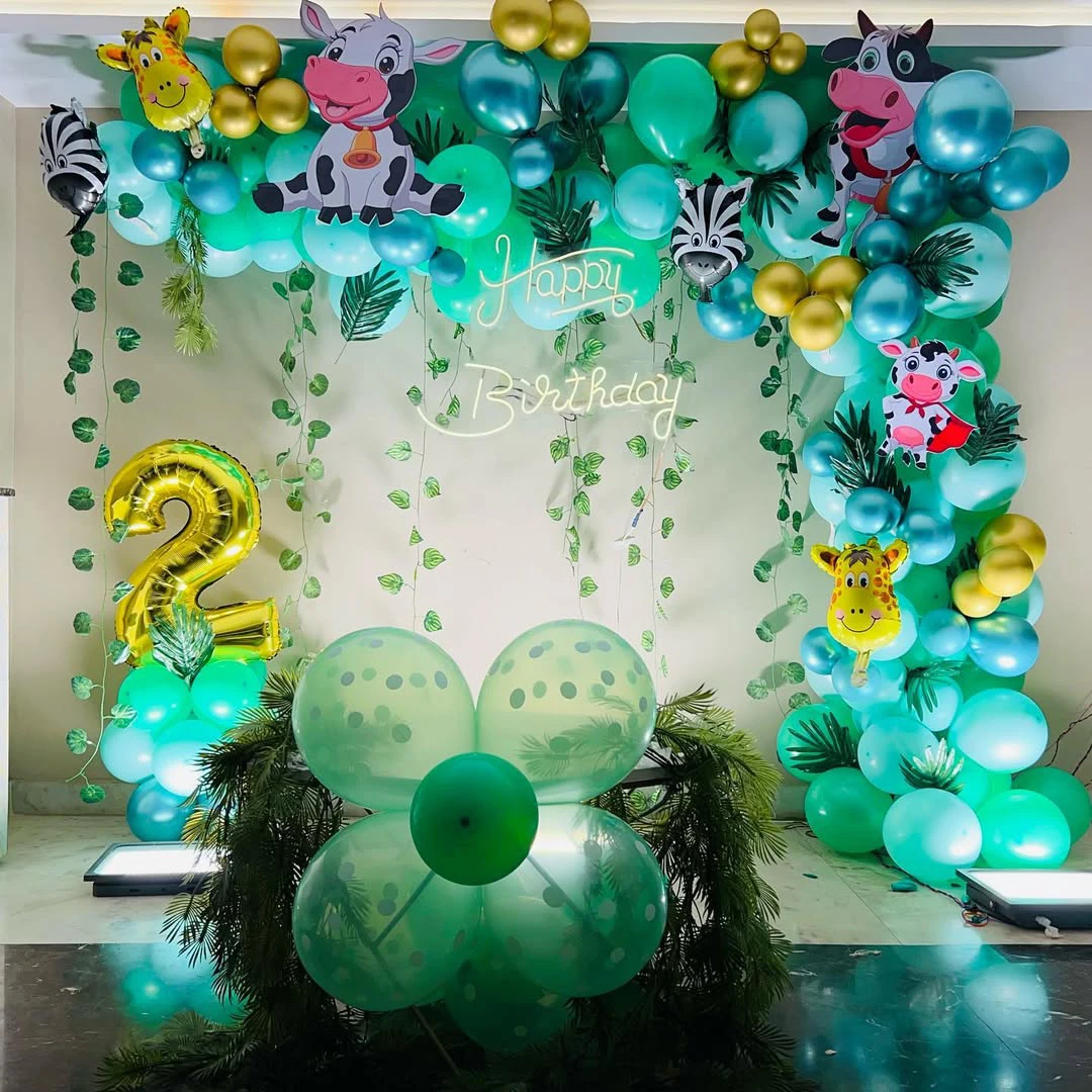 Jungle Animals Birthday Party Balloon Setup