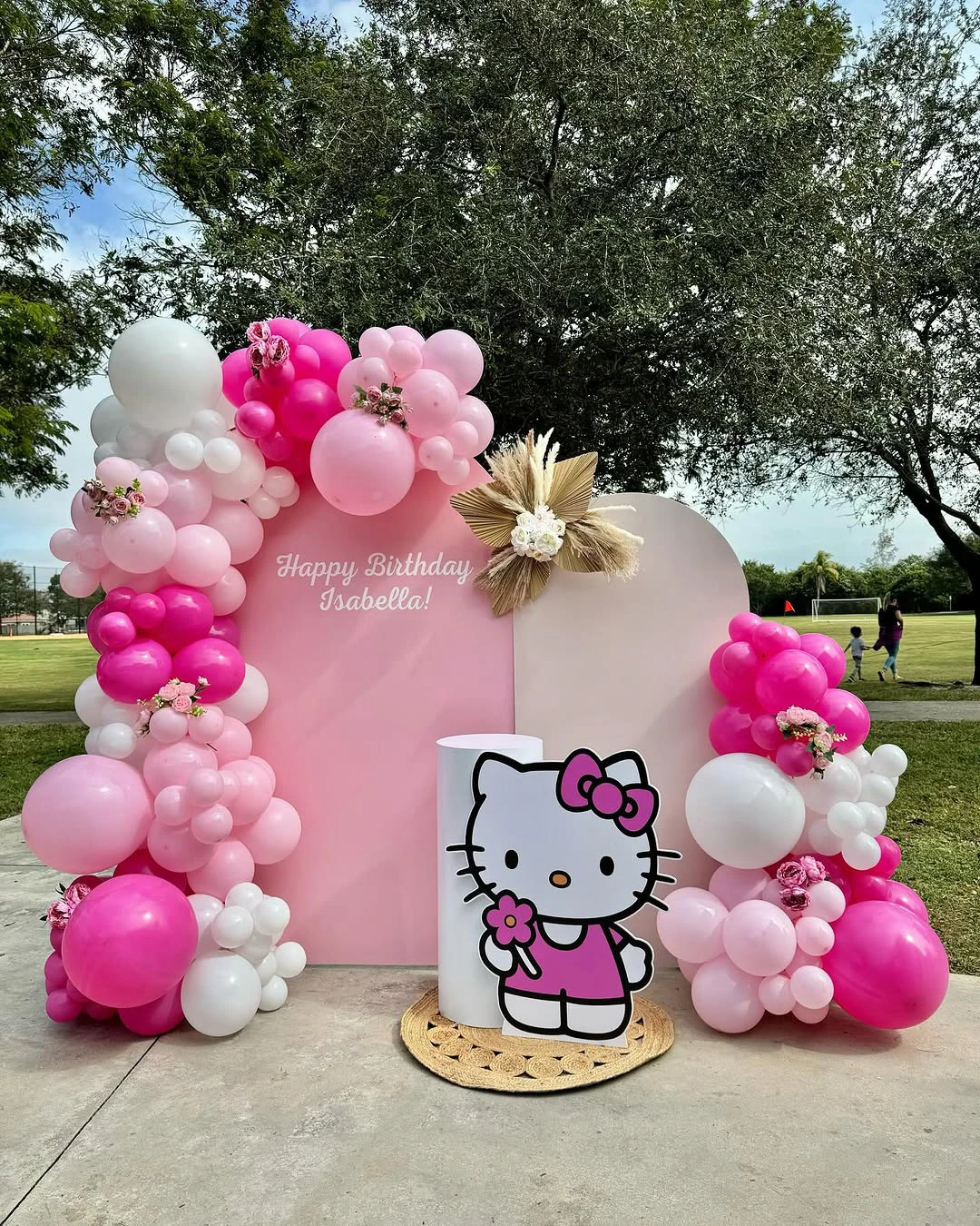 Hello Kitty Birthday Party Balloon Ring Decoration