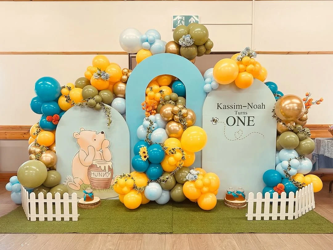 Teddy Bear Themed Birthday Balloon Ring Decor