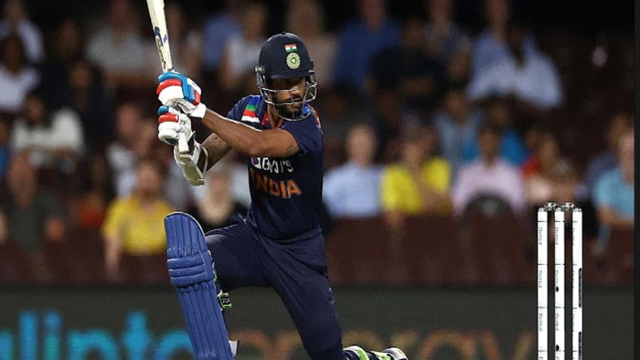 Dhawan wins toss, opts to bat in decisive 3rd T20 against Lanka, Warrier makes debut