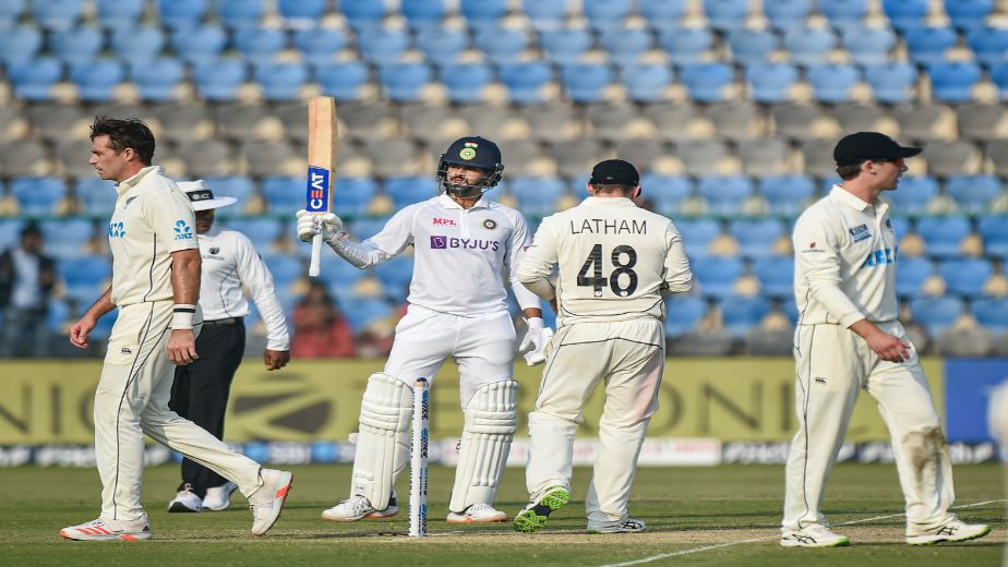 Shreyas Iyer shines on debut while Kyle Jamieson once again haunts India in whites