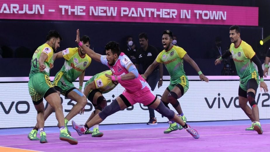 PKL: Jaipur Pink Panthers beat Patna Pirates 38-28