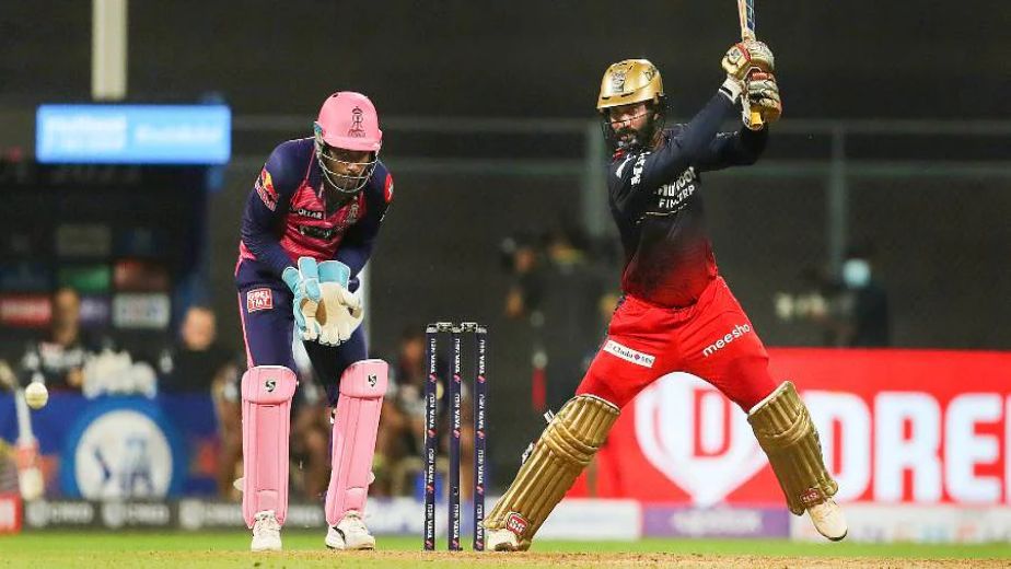 Dinesh Karthik stars in RCB's come from behind win over Royals