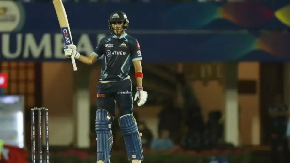 GT's winning run continues, beat RCB by 6 wickets to inch closer to play-offs