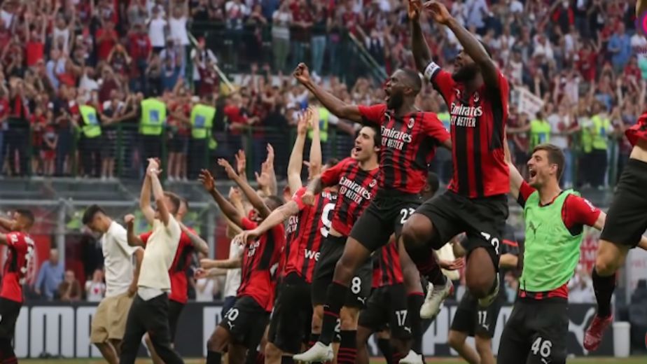 AC Milan inch closer to the title as Inter keep their title hopes alive