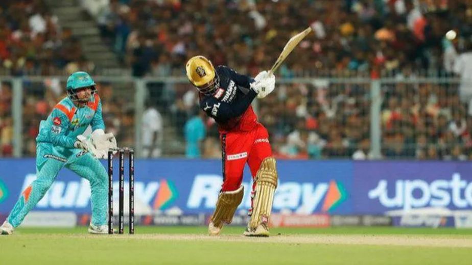 Stunning Patidar takes Royal Challengers Bangalore to 207 for 4