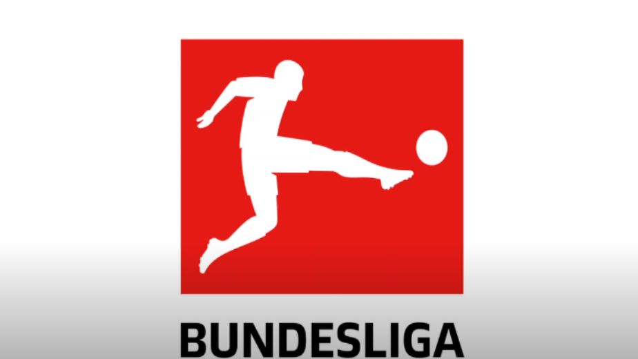 Bundesliga: Eintracht Frankfurt shock Bayern to hand their first loss of the season as Dortmund close the gap to the top