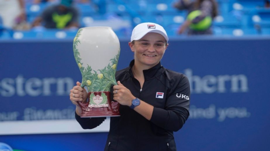 World Number 1 Ashleigh Barty withdraws from WTA Finals and concludes 2021 season