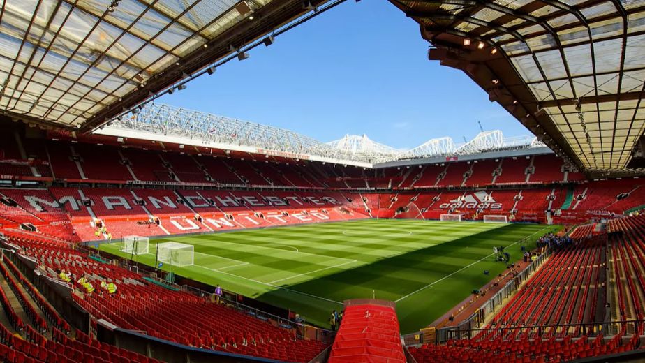 Premier League match between Manchester United and Brentford postponed due to COVID-19 cases