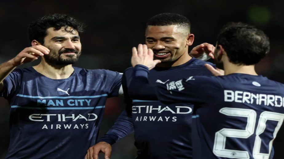 Man City comfortably defeat Swindon Town to progress into the fourth round of the FA Cup