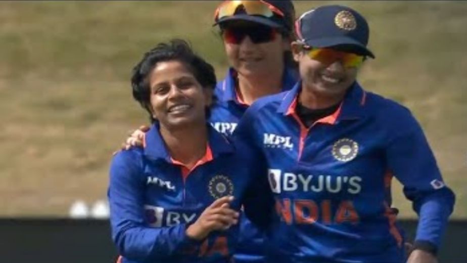 Indian women put in a team performance to avoid whitewash against New Zealand