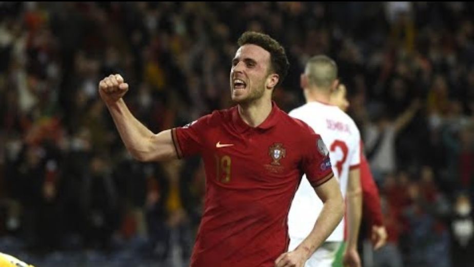 Portugal survive Turkey scare to qualify for World Cup playoffs final