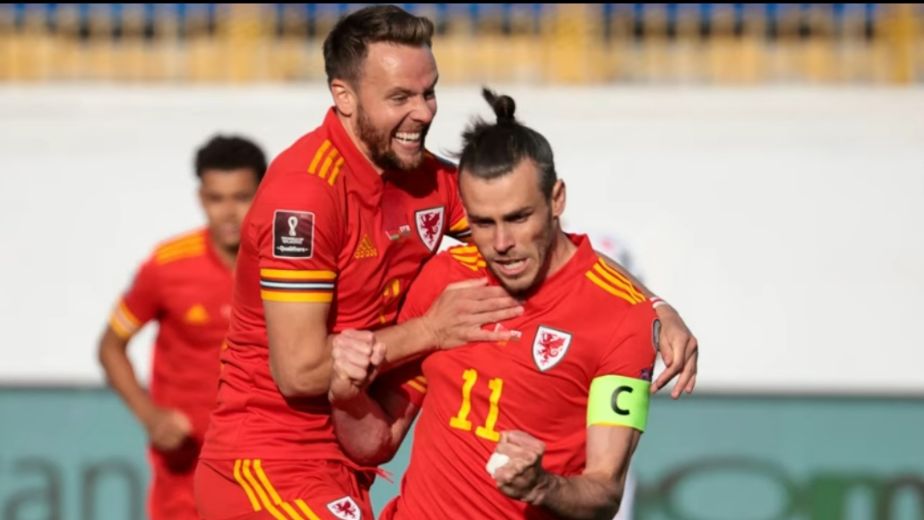 Bale heroics help Wales overcome Austria; Sweden win in extra time