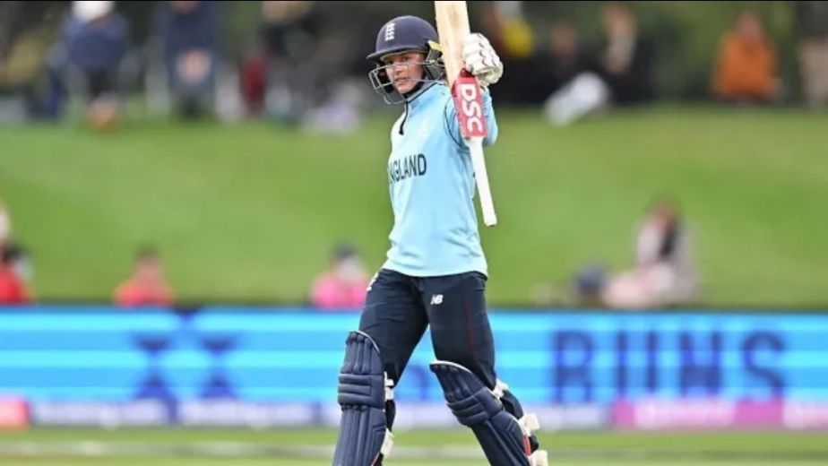 Ecclestone and Wyatt lead England to 2nd consecutive Women's CWC final