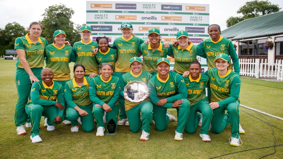 South Africa wrap up ODI series with convincing win at Clontarf